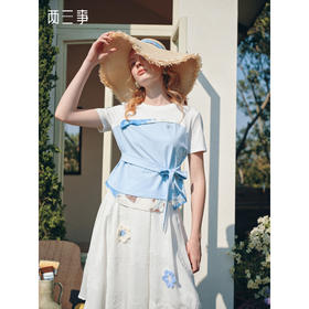 两三事 白昼梦境 2026夏季新款小清新撞色印花绑带短款t恤女