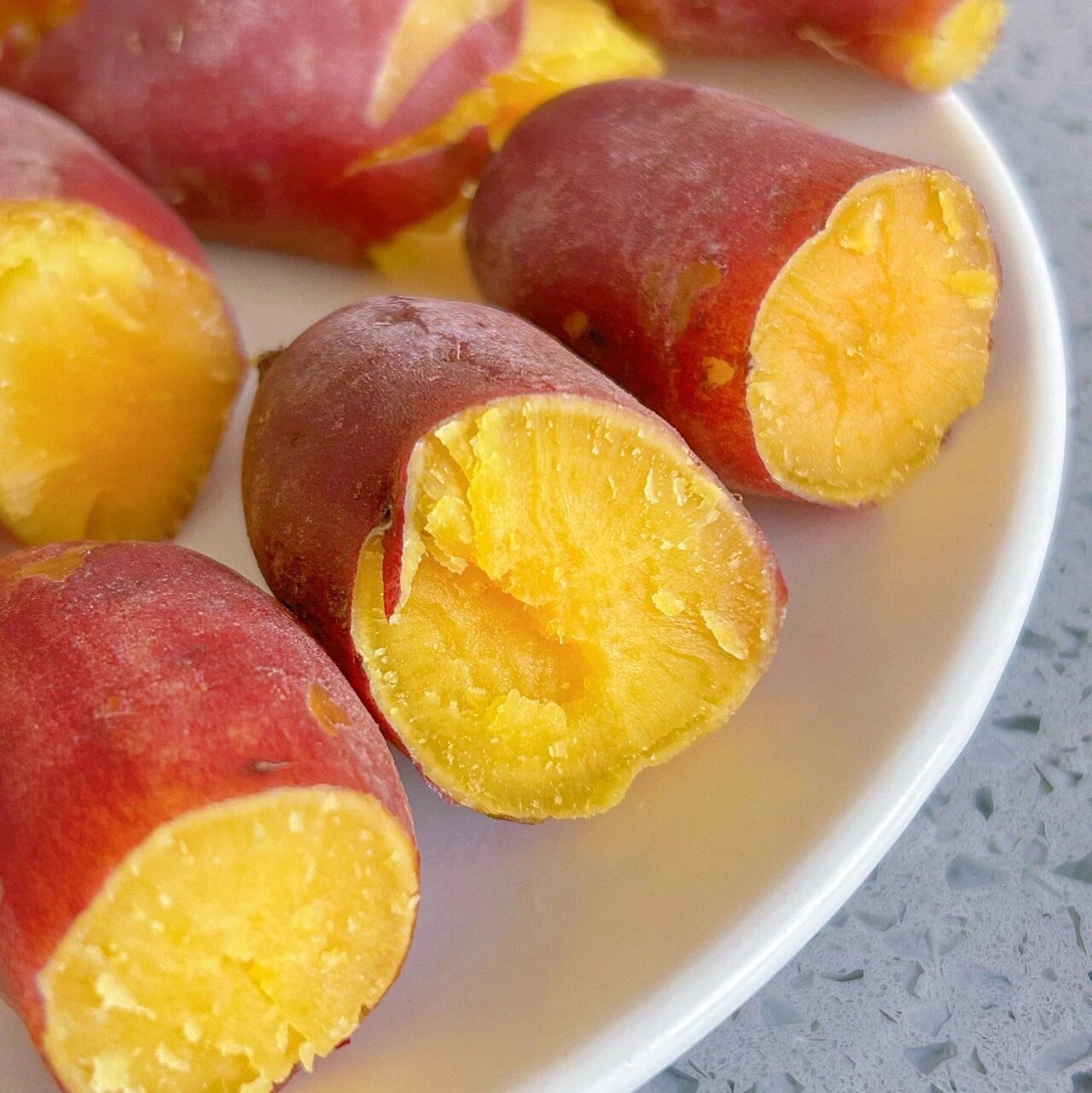 【斌哥优选】天目山小香薯。口感软糯丝滑，让吃粗粮变成一种享受。宝宝超爱。通过113项无农残检测。