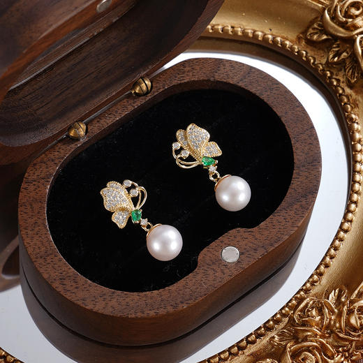 子佩集【蝴蝶诗篇】银S925珍珠惜王妃耳钉【YE0076】7mm珠双色镀金花朵绿玉髓2601 商品图1