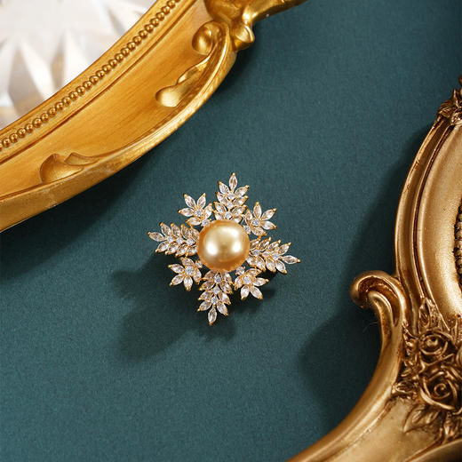 子佩集【骄阳映雪】珍珠惜王妃胸针【HJYXZ001】12.5mm珠镀金四芒星金色珠2601 商品图1