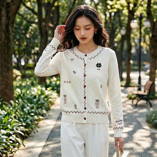 「自」全新升级【铂金会员321/天猫429/差价108】(13908)洛诗琳复古文艺风撞色刺绣开衫2026春季新款圆领针织外套女 商品图2