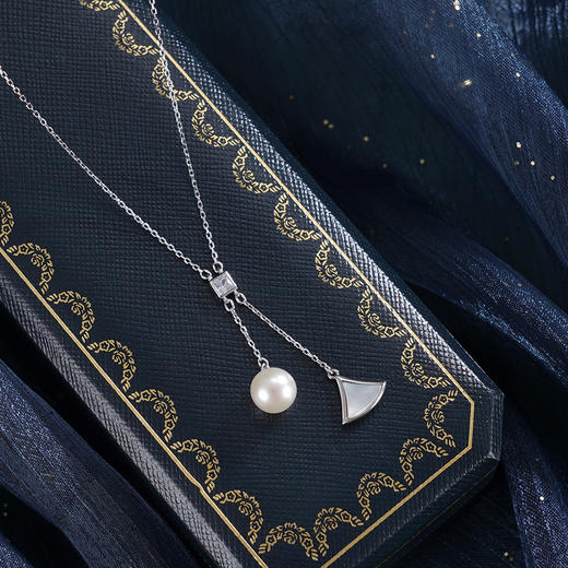 子佩集【幸运裙摆】银S925珍珠惜王妃套链【YB3780】7.5mm珠双色银杏叶吊球2601 商品图2