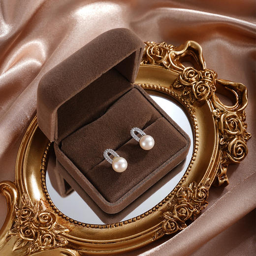 子佩集【静谧时光】银S925珍珠惜王妃耳钉【E4910】8mm珠双色马蹄半环2601 商品图3