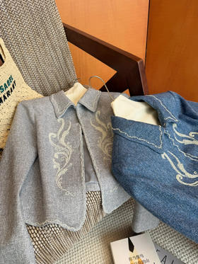 2603403    牛仔 重工绣珠 💙外套 春日必备