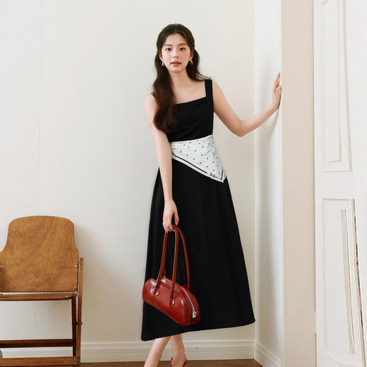 【商场同款】诗凡黎赫本风小黑裙2025夏新款吊带连衣裙3G4590891 商品图0