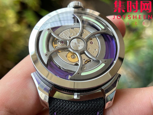 K1新款MB&F MAD1S系列 战斧摆陀 紫 / 蓝——侧向读时 + 大摆陀“暴走旋转”的现象级机械玩具 男士腕表 表径42mm 商品图3