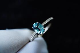 0.68ct海蓝宝戒指