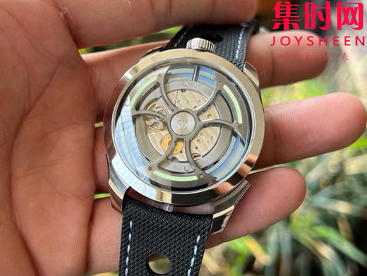 K1新款MB&F MAD1S系列 战斧摆陀 紫 / 蓝——侧向读时 + 大摆陀“暴走旋转”的现象级机械玩具 男士腕表 表径42mm 商品图9