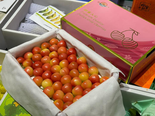 丸淇老品牌·大连晚熟金樱桃🍒Dalian Gold Cherries
分量更足，果型饱满
颜色、新鲜度、硬度全拉满
颗颗无瑕疵，颜值与口感双在线 商品图3