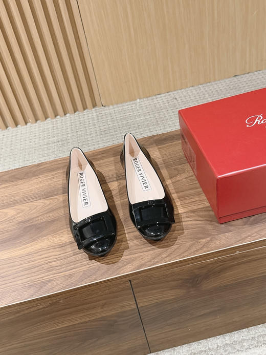 Roger Vivier 罗杰维维亚早春新新款U Look圆头平底鞋（DBG） 商品图4