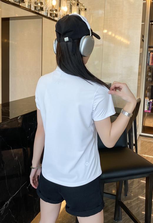 点此购买 迪桑特夏季女士TOUGH透气运动休闲翻领短袖POLO衫 qk 343149 商品图6