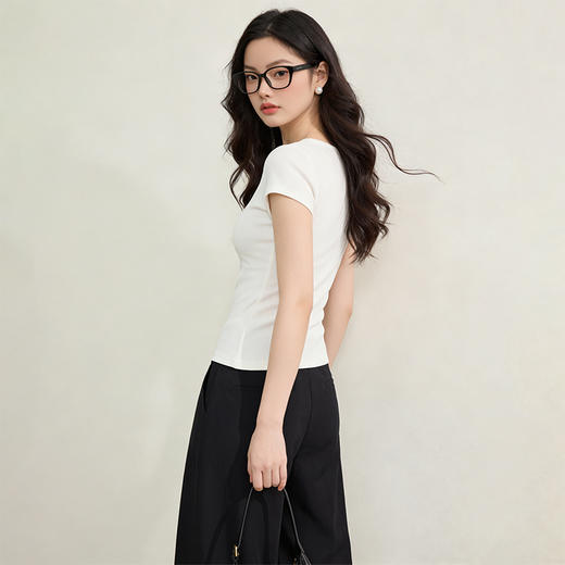 西遇纯色百搭2026春夏新款法式U领女修身显瘦上衣打底衫短袖T恤H0060191 商品图4