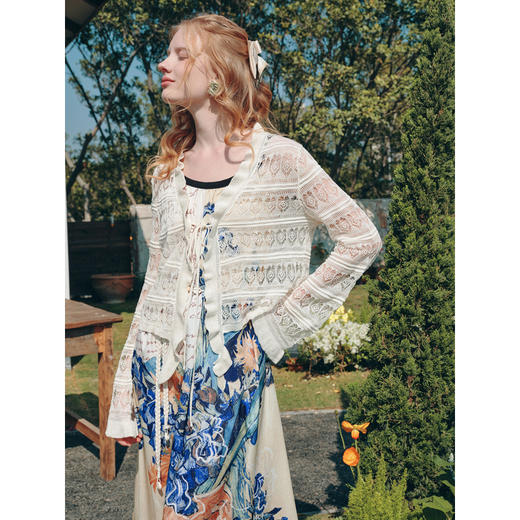 两三事 素影清欢 2026夏季新款百搭荷叶边绑带门襟镂空针织开衫女 商品图1