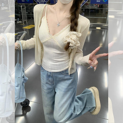 西遇蕾丝拼接交叉v领吊带背心女2026夏季新款纯欲风收腰显瘦上衣SS060241 商品图1