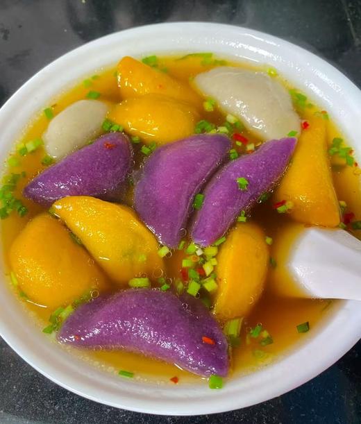 特好吃多色芋饺  江山小巷美食~食材新鲜采购制作，纯手工制作，每天现包！面皮滴水不沾，爽滑又Q弹，入口滑韧鲜香，美味！ 商品图0