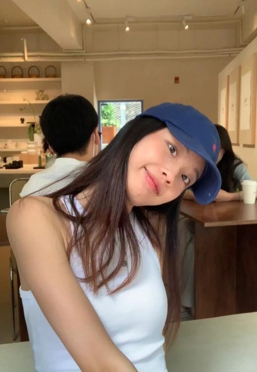 一店d Ralph Lauren棒球帽🧢
全新𝟏𝟐个配色 直接闭眼囤10顶来吧 每个颜色都太春天太明媚太自由 巨巨显白呐！拉夫帽子的热度不需要啰嗦 就是火🔥 商品图12