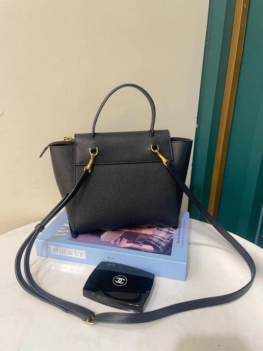 Celine 鲶鱼 nano 黑金 十字纹牛皮 斜挎包 商品图1