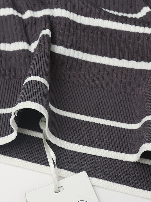 深灰白条纹 U 领针织背心女 坑条肌理修身显瘦内搭 百搭无袖打底上衣 商品图6