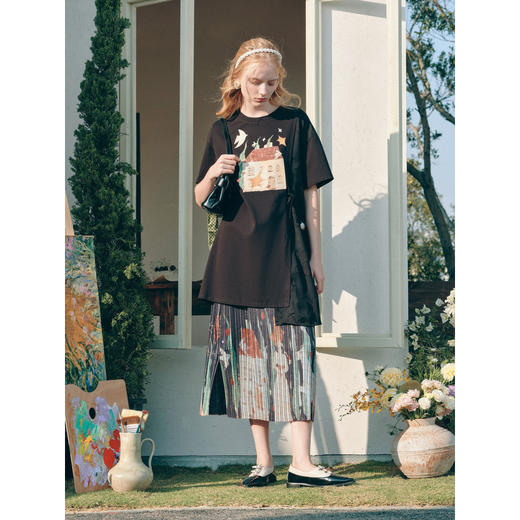 两三事夜航手札2026夏季新款复古印花不对称下摆宽松t恤裙连衣裙 商品图3