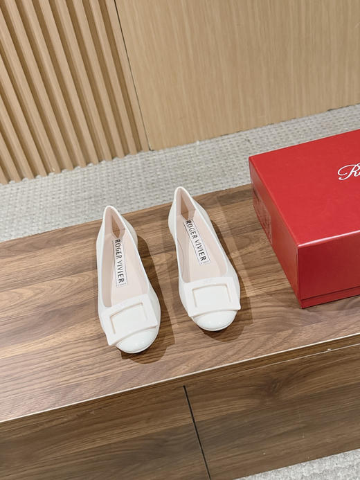 Roger Vivier 罗杰维维亚早春新新款U Look圆头平底鞋（DBG） 商品图6
