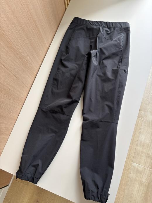 点此购买 始祖鸟GAMMA SS23 Tapered Pant女士纯色多用途登山软壳休闲裤 ye 343179 商品图10