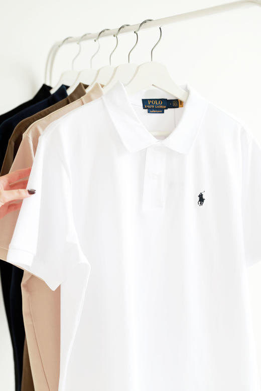 是Polo衫吖，一共5个颜色的。正肩小标刺绣翻领纯色polo衫E032460 商品图4