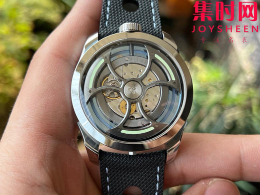 K1新款MB&F MAD1S系列 战斧摆陀 紫 / 蓝——侧向读时 + 大摆陀“暴走旋转”的现象级机械玩具 男士腕表 表径42mm 商品图0