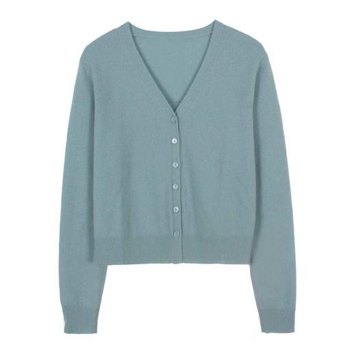 ESPRESSO松密度鸡心领套衫羊绒衫 精选高品质羊绒材质，触感柔软细腻，轻盈贴肤，带来极致穿着体验。设计简约自然，适合日常搭配，展现温柔气质。CWF101084E 商品图0