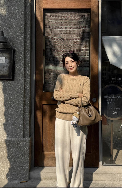 324-3 亲戚工厂 买贵揍我 亲肤舒适减龄时髦 马仔纯棉圆领毛衣 整个人明亮起来 商品图12