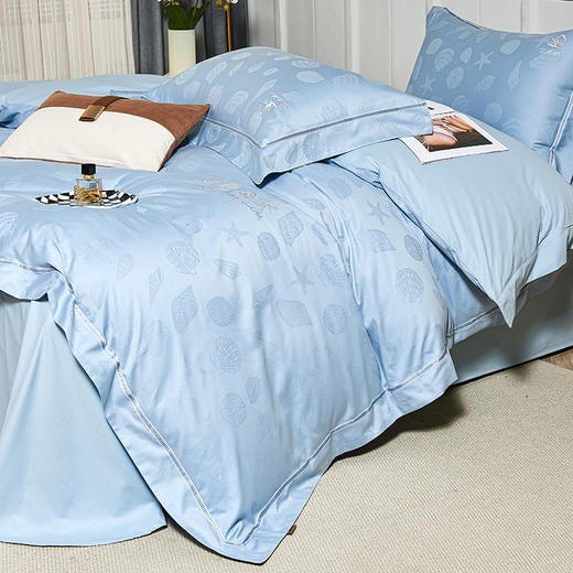 多喜爱 全棉提花四件套 深海/山茶日记/羽之翼 丝光质感 柔滑舒适精美刺绣 莹润蓝亲肤纯棉立体提花经典套件提花套件三方拼一边设计礼盒包装 商品图4