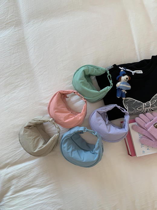 👜这个春夏，拒绝沉重💃【2026年新款U家同款-8色mini三背饺子包】❗️❗️经典永不过时的饺子包又上新啦😍饺子造型太可爱啦！！🔥 🌈一共8色哦~这也太好搭配啦！ 商品图1