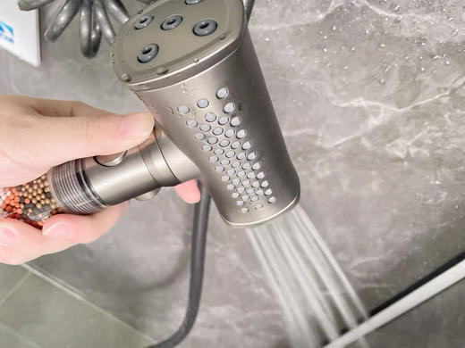 😎【依来德（ELOKT）水疗锤子花洒】🚨别再忍了！普通花洒洗到皮肤痒、头发枯，真的该换了！ 💦 依来德过滤增压花洒｜洗澡=做护肤SPA！ 洗出嫩滑肌+洗出柔顺发!！ 商品图1