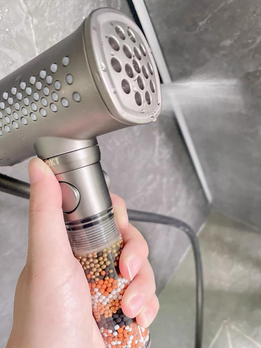 😎【依来德（ELOKT）水疗锤子花洒】🚨别再忍了！普通花洒洗到皮肤痒、头发枯，真的该换了！ 💦 依来德过滤增压花洒｜洗澡=做护肤SPA！ 洗出嫩滑肌+洗出柔顺发!！ 商品图6