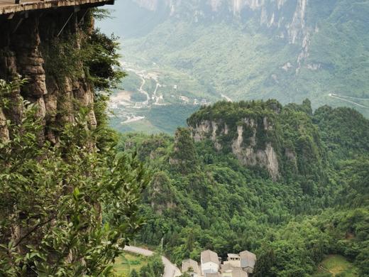 【五一/暑期】东方仙本那有多美？探秘22℃山水恩施～亲子6日，VIP船入屏山峡谷，走进隐世天坑、古村鹿院坪，做客土家族吊脚楼，专场火塘歌会，西兰卡普非遗体验、换装旅拍…定金锁暑期团早鸟减800！ 商品图9