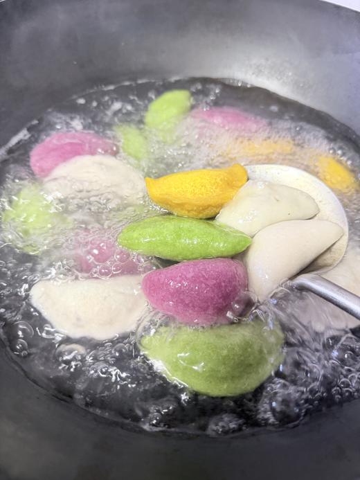 特好吃多色芋饺  江山小巷美食~食材新鲜采购制作，纯手工制作，每天现包！面皮滴水不沾，爽滑又Q弹，入口滑韧鲜香，美味！ 商品图8