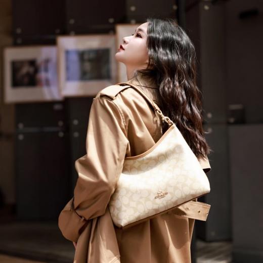 【经典流浪 香港直邮 】COACH/蔻驰 Laurel 31流浪包通勤单肩手拎腋下包 CR149 清关约7个工作日-w 商品图3