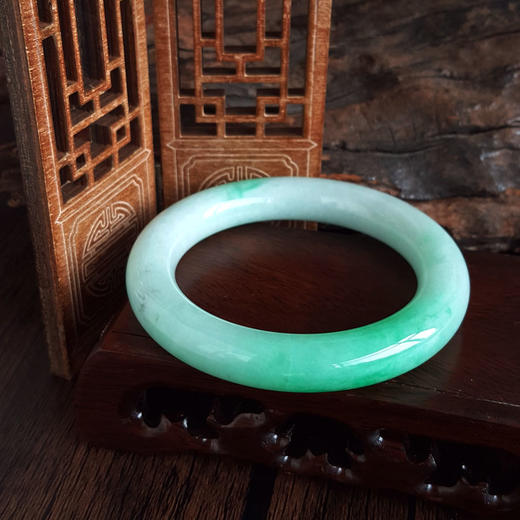 【天然正品】A货翡翠天然精品圆条细腻糯种飘辣阳绿57.5号翡翠手镯（有纹）57.5号（皆取最大值）190326HS26 商品图7