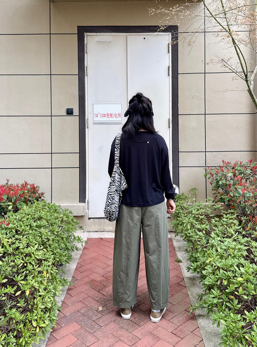 呼吸感-极简风宽松圆领薄长袖T恤【包邮+三天无理由退换】 商品图5