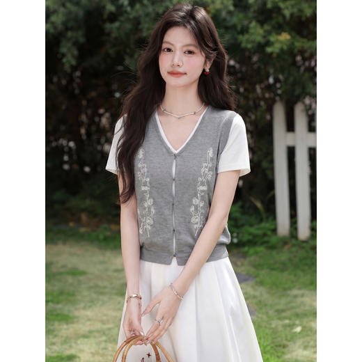 鹿向南【0328/20:00新品前一小时7折】灰色T恤 商品图1