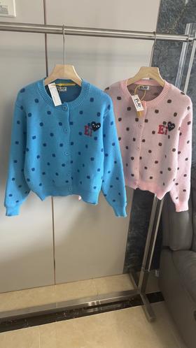 F032573复古俏皮日常通勤宽松休闲圆领单排扣针织开衫