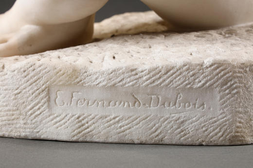 独角鹿西洋古董19世纪末至20世纪初比利时雕塑家Fernand Dubois签名出品卡拉拉大理石精雕人物雕塑《坐姿少女》 商品图11