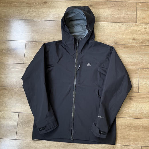 原单正品 KL可隆 1992系列硬壳冲锋衣！M-3XL 
推荐M码100-120斤，L码120-140斤，XL码140-160斤，XXL码160-180斤，3XL码180-200斤！ 商品图0