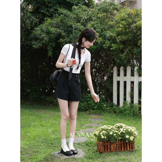 鹿向南「寂明澄朗」黑色牛仔裤女夏新款时尚百搭显腿长宽松短裤子 商品图2