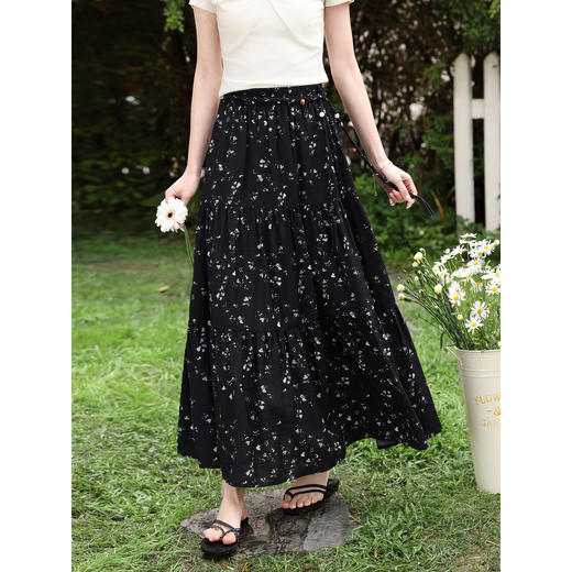 鹿向南【0328/20:00新品前一小时7折】黑色碎花半身裙 商品图3