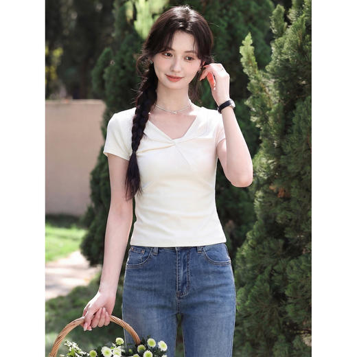 鹿向南【0328/20:00新品前一小时7折】杏色T恤 商品图0