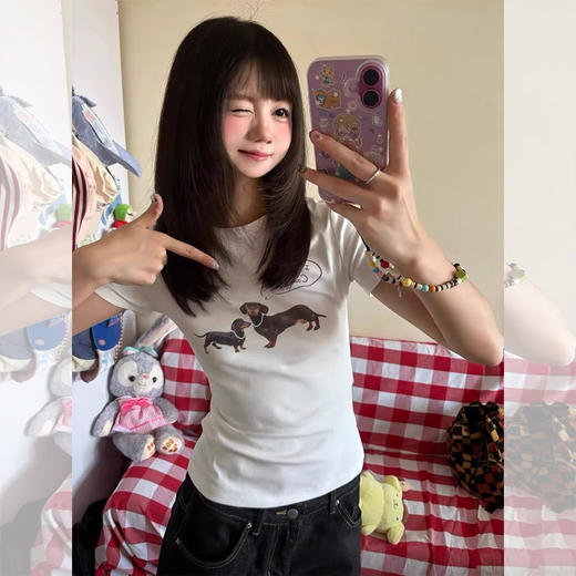 西遇腊肠狗印花短袖T恤女2026年夏季新款圆领正肩短款白色上衣SS060254 商品图2