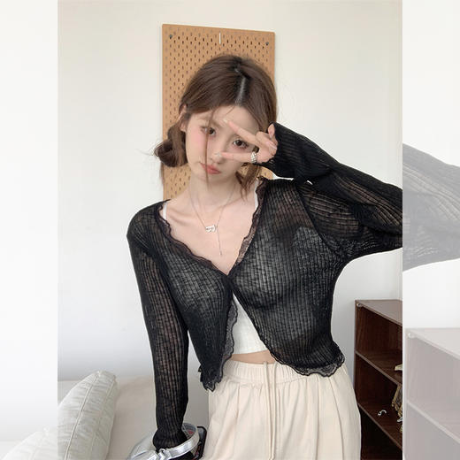 西遇纯欲蕾丝拼接针织开衫女2026春季新款防晒透气温柔风短款上衣SS060243 商品图4