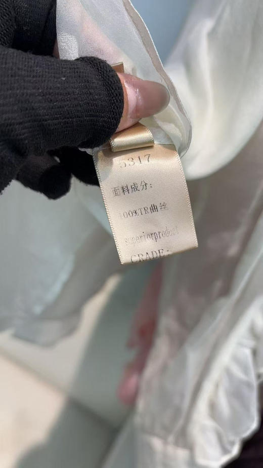 原单轻薄木耳边曲丝上衣 商品图7