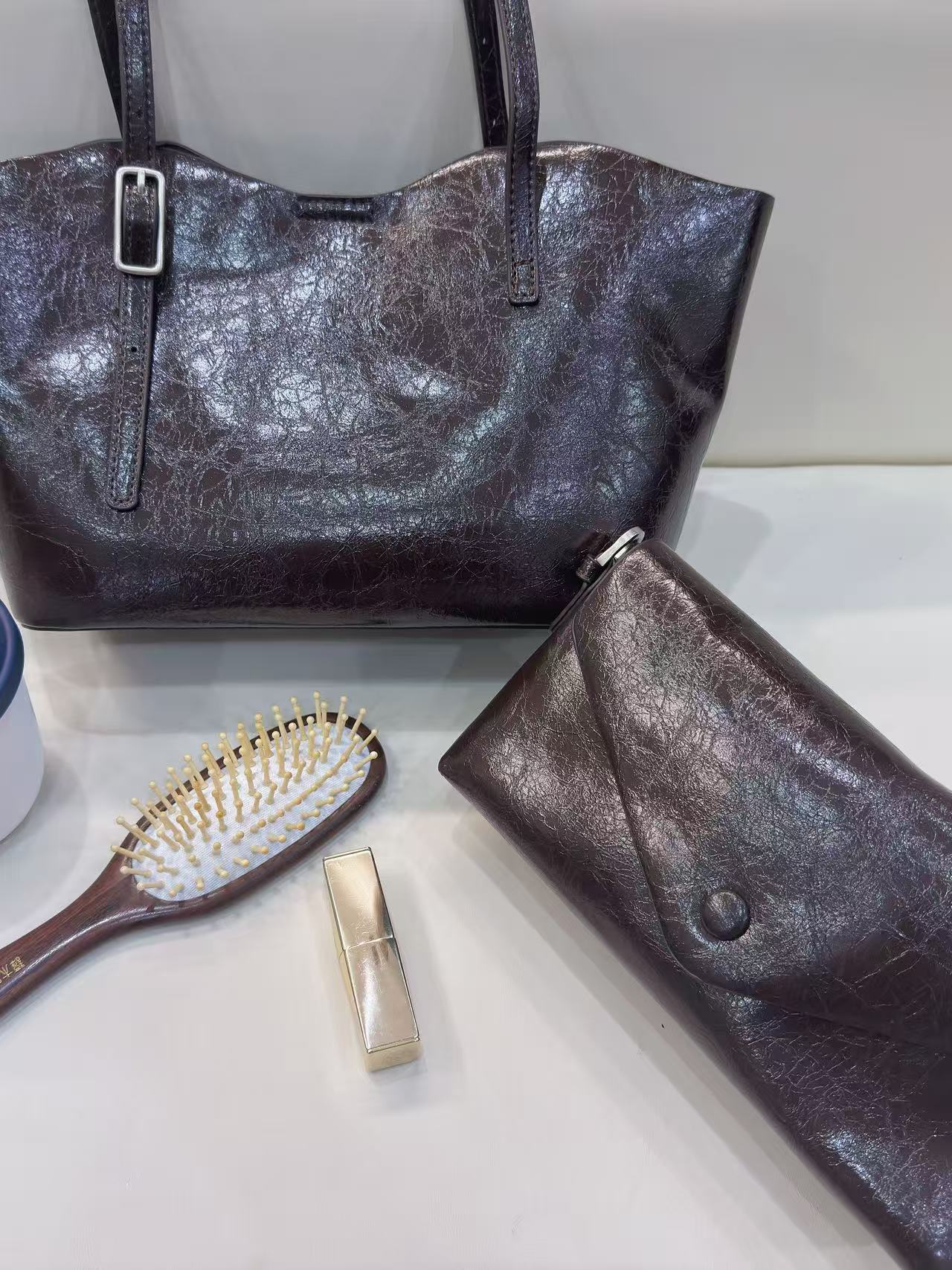 双肩带牛角包咖啡色