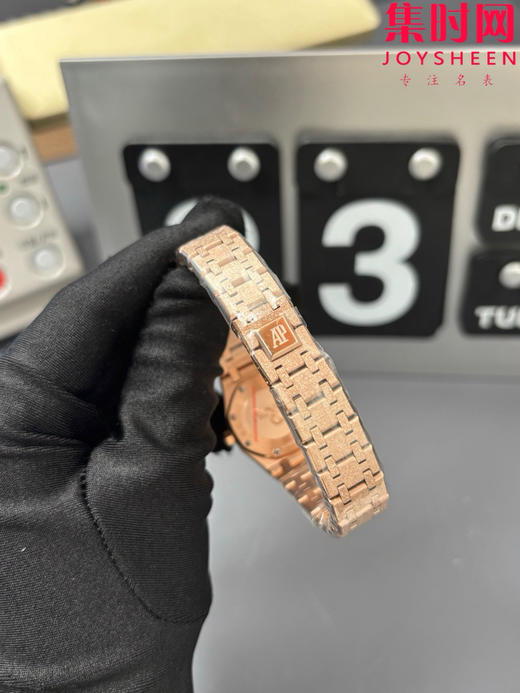 AP爱彼皇家橡树23mm霜金款67630 皇家橡树霜金迷你款 女士腕表 表径23mm 小巧亦磅礴 张韶涵同款 商品图6